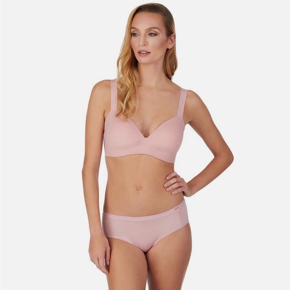 NWT LE MYSTERE
Smooth Shape 360 Unlined Bra 38B - Picture 3 of 6